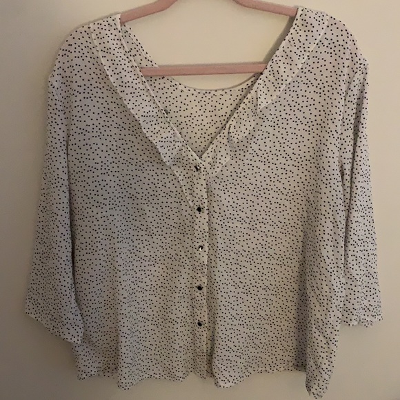 White blouse with small black polka dots - Picture 2 of 3